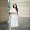 Bak Cewek Peri Masa Kini, Ini Potret Menawan Donna Harun dalam Balutan Gaun Putih