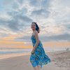10 Gaya Liburan Salshabilla Adriani Saat ke Pantai, Hobi Gunakan Dress Berwarna Cerah