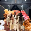 10 Potret Perayaan Ulang Tahun Syifa Hadju ke-22, Dapat Pelukan Mesra dari Rizky Nazar