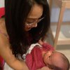 Dinanti Selama 12 Tahun, Ini Potre Hangat Dea Ananda Momong Baby Sanne yang Kini Sudah Berusia 1 Bulan