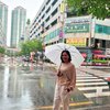10 Potret Seru Liburan Lydia Kandou di Korea, Energik Main Hujan-Hujanan Bak ABG Kekinian