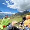 Piknik di Kaki Gunung, Ini Potret Harmonis Keluarga Nana Mirdad Saat Nikmati Keindahan Alam di Swiss