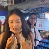 Liburan ke Thailand, Ini 11 Potret Perdana Natasha Wilona Coba Makan Belalang Goreng