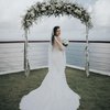 Penuh Suka Cita, Ini Potret Pernikahan Yeslin Wang Mantan Istri Delon Thamrin yang Serba Putih