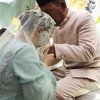 Tetap Mesra di Tengah Kabar Tak Sedap, Ini 10 Potret Zaskia Gotik dan Suami di Acara 7 Bulanan Kehamilan, Cium Tangan Suami Berkali-kali