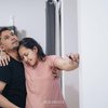 10 Potret Persalinan Corry Pamela di Rumah, Sang Suami Tak Kuasa Tahan Air Mata