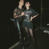 Tunda Momongan, Ini 10 Potret Kebersamaan Vidi Aldiano dan Sheila Dara yang Romantis Terus Kayak Pasangan ABG