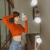 Sederet Mirror Selfie Wika Salim Pakai Crop Top Oranye, Pamer Body Goals Bak Gitar Spanyol