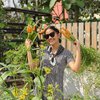 Punya Kebun Mini di Rumah, Ini 10 Potret Eriska Nakesya Istri Young Lex yang Tetap Fashionable saat Panen Sayur