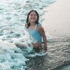 10 Potret Keseruan Gempi Main ke Pantai sampai Pegunungan, Definisi Anak Alam Gak Takut Panas dan Dingin