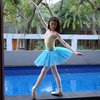 Balerina Profesional, Ini 10 Potret Nada Tarina Putri Anak Angkat Deddy Corbuzier saat Latihan Balet