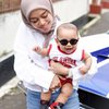 Bayi Murah Senyum, Ini 8 Potret Terbaru Baby Leslar yang Kini Berusia 7 Bulan Wajahnya Pek Ketiplek Sama Lesti dan Billar