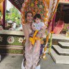 10 Potret Sheila Marcia Datang Kondangan Pakai Kebaya Bali, Manis Kembaran Bareng Anak