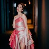 10 Potret Adhisty Zara di Premier Film 12 Cerita Glen Anggara, Tunjukkan Tato dalam Balutan Gaun Pink