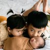 9 Gaya Pemotretan Terbaru Keluarga Sylvia Fully dan Kevin Andrean, Kini Makin Lengkap dengan Kehadiran Baby Arkhanza