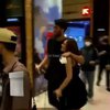 Rangkulan Penuh Sayang, Ini Dretan Potret Wulan Guritno Keciduk Mesra Bareng Sabda Ahessa di Mall