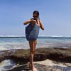 10 Potret Alyssa Daguise Main ke Pantai, Pakai Swim Suit Two Piece Pamer Body Goals dan Kulit Tan yang Memukau!