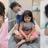 Deretan Potret Mawar AFI Temani Putrinya di Rumah Sakit, Mantan Suami Belum Terlihat Menjenguk