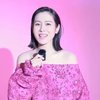 Intip Pesona Son Ye Jin di Pemotretan Terbaru, Samarkan Baby Bump dengan Kenakan Baju Kedodoran
