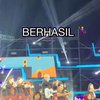 10 Momen Iwan Fals Manggung Bareng JKT48, Joget Sambil Heboh Nyanyi Aitakatta