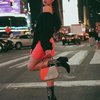 10 Potret Beby Tsabina di Jalanan Kota New York, Tampil Girly dengan Rok Pink Mini
