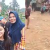 Potret Margin Wieheerm Rayakan 17-an Main Sepak Bola di Kampung Halaman, Netizen Salfok dengan Badannya yang Berisi