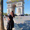 Jalan-Jalan di Paris, Ini Deretan Pesona Cassandra Lee Tampil Cantik Bergaun Hitam Pamer Tato di Punggung