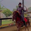 10 Momen Dara Arafah Berkuda dan Memanah Sekaligus, Keren Banget bak Profesional!