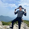 Suka Aktivitas Outdoor, Ini 8 Potret Aktor Korea Kim Soo Hyun saat Hiking yang Tetap Terlihat Charming