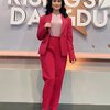 Selalu Kece, Ini Deretan Outfit Kasual Iis Dahlia yang Selalu Cetar tapi Simple