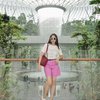 Penampilannya Gemesin Banget dengan Celana Pink, Ini Deretan Potret Momo Geisha Jalan-Jalan di Singapura