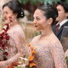 Deretan Potret Anggun Amel Carla di Pernikahan sang Kakak, Tampil Cantik sebagai Bridesmaid