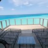 11 Potret Titi Kamal dan Christian Sugiono Liburan ke Maldives, Vibesnya Kayak Pengantin Baru Lagi Honeymoon 