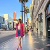 Deretan Potret Syifa Hadju Liburan di Los Angeles, Memukau Pakai Outfit Warna Pink Shock 