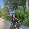 Deretan Potret Kece Zee JKT48 Pakai Jaket Varsity, Tetap cantik dan Hype Banget!