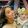 Potret Baby Djiwa Anak Nadine Chandrawinta yang Kini Berusia 7 Bulan, Wajah Bule dan Pipi Chubbynya Bikin Gemas