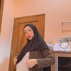 Hamil Anak Kembar, Ini Potret Cantik Indri Giana Istri Ustaz Riza Muhammad Saat Pamer Baby Bump