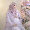 Potret Maternity Shoot Anisa Rahma Eks Cherrybelle Bertema Bunga, Gemas Menunggu Kelahiran Anak Kembar 