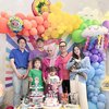 Anak Pesinetron Terkenal, Ini 10 Potret Kebersamaan Zee JKT48 Bersama Keluarganya 