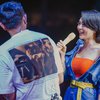 Potret Mesra Wika Salim Nonton Konser Bareng Pacar, Diajak Nyanyi ke Panggung sama Denny Caknan