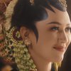 Diisukan Menikah, Ini 11 Potret Happy Asmara Pakai Baju Pengantin Adat Jawa yang Manglingi Banget!