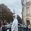 Ganteng Paripurna, Ini 10 Potret Cha Eun Woo Pakai Outfit Warna Putih saat Jalan-Jalan di Paris