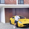 10 Potret Rizky Billar Pose dengan Koleksi Kendaraan Mahal, Terungkap Bahwa Mobilnya Ternyata Cuma Pinjaman