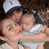 Makin Gemes dengan Pipi Gembul, Ini 10 Potret Terbaru Baby Zarena Anak Siti Badriah yang Jadi Idola Aunty Online