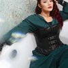 Rambut Merahnya Mencuri Perhatian, Ini 10 Potret Siti Badriah saat Manggung Pakai Korset
