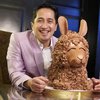 10 Potret Irfan Hakim Rayakan Ulang Tahun ke-47, Kue Berbentuk hewan Alpacanya Lucu Banget!