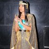 10 Potret Novia Bachmid dengan Riasan di Kepala, Cosplay Cleopatra Malah Dipuji Mirip Agnez Mo