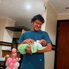 Deretan Potret Telaten Dimas Anggara Mamong Baby Djiwa, Selalu Sempatkan Quality Time Bareng Anak