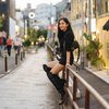Deretan Potret Kirana Larasati Solo Trvelling ke Jepang, Tampil Menawan dengan Outfit Full Hitam