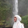 Gak Terlihat Kusam, Ini  Pesona Cut Syifa Kenakan Hijab Putih yang Justru Makin Anggun dan Cerah!